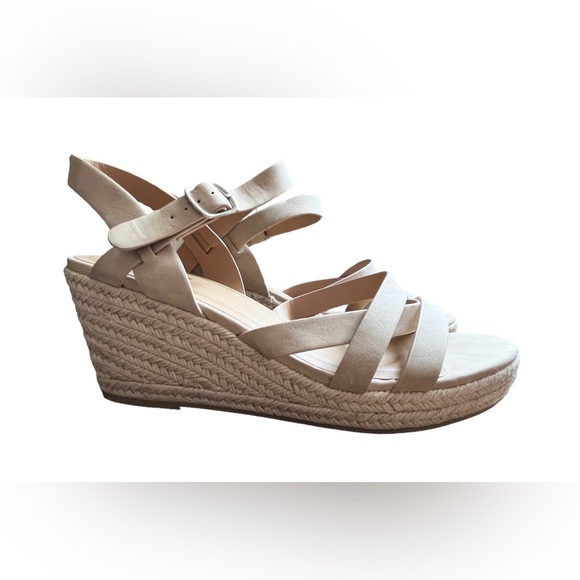 Y Not? Heeled Sandals - Picture 2 of 3